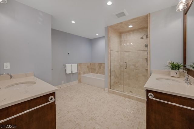 5 Green Way, New Providence Boro, NJ 07974