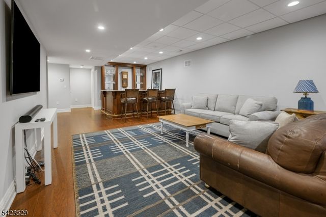 5 Green Way, New Providence Boro, NJ 07974