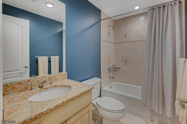 5 Green Way, New Providence Boro, NJ 07974