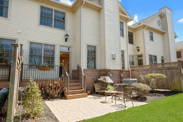 5 Green Way, New Providence Boro, NJ 07974