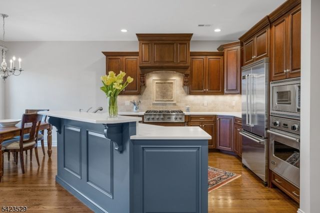 5 Green Way, New Providence Boro, NJ 07974