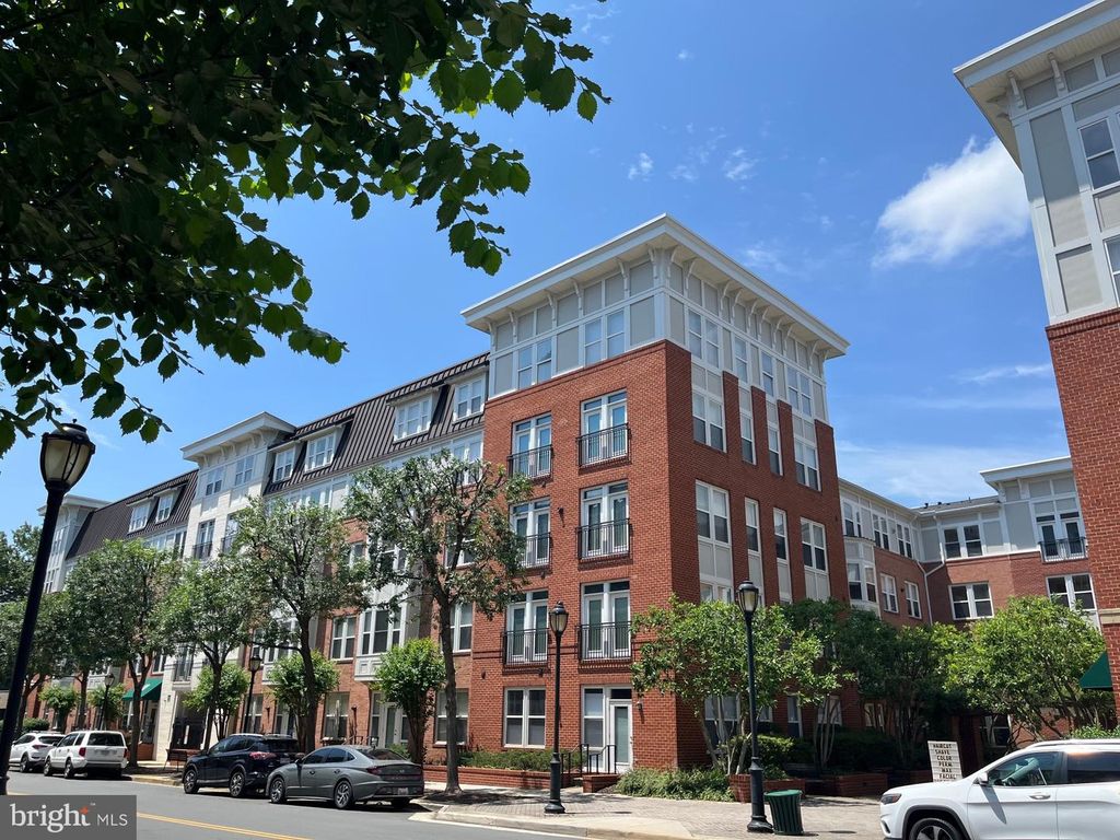 2665 PROSPERITY AVE #310, Fairfax, VA 22031
