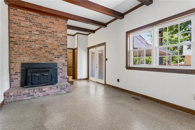 1667 Neptune DR, Hampton, VA 23669