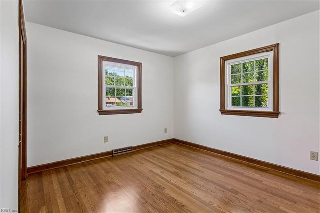 1667 Neptune DR, Hampton, VA 23669