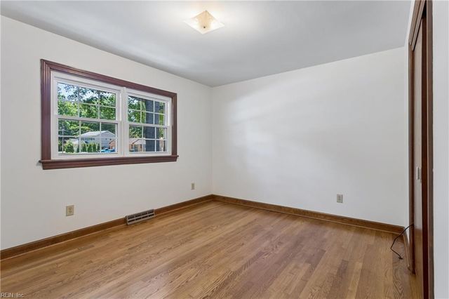 1667 Neptune DR, Hampton, VA 23669