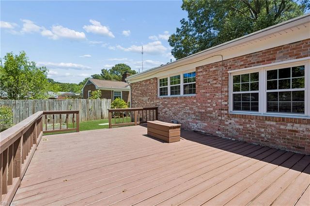 1667 Neptune DR, Hampton, VA 23669