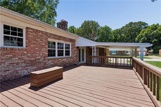 1667 Neptune DR, Hampton, VA 23669