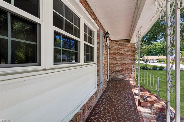 1667 Neptune DR, Hampton, VA 23669