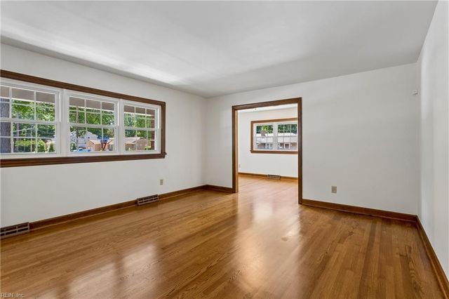 1667 Neptune DR, Hampton, VA 23669