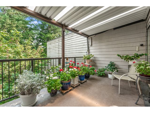7577 N EDGEWATER Ave, Portland, OR 97203