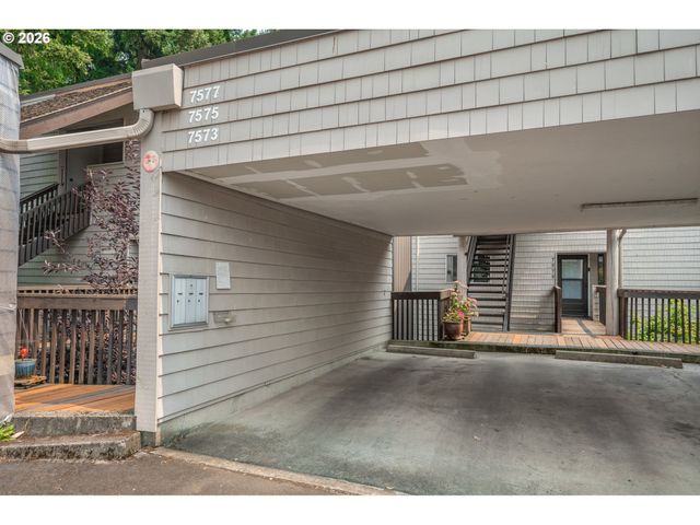 7577 N EDGEWATER Ave, Portland, OR 97203