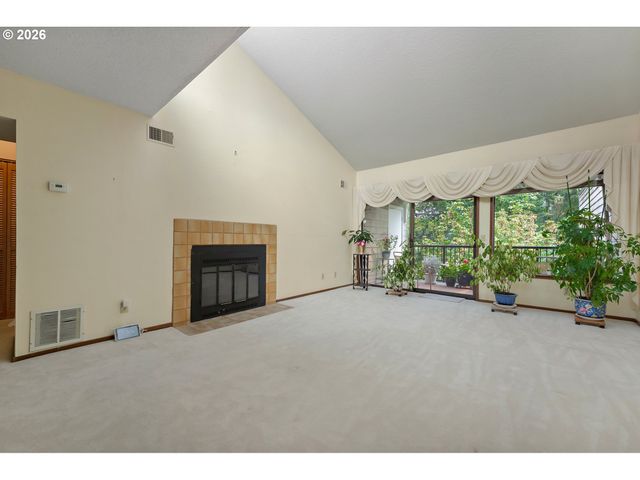 7577 N EDGEWATER Ave, Portland, OR 97203