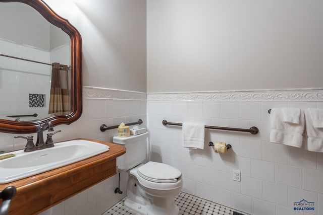 619 MT RUSHMORE RD, Custer, SD 57730