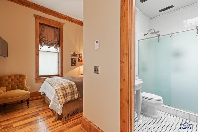 619 MT RUSHMORE RD, Custer, SD 57730