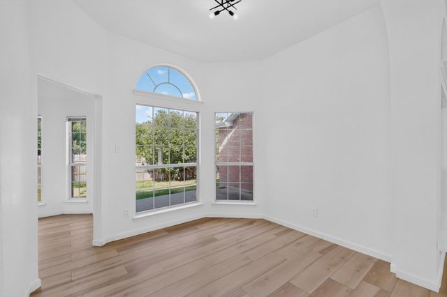 5203 Alta Vista Lane, Arlington, TX 76017