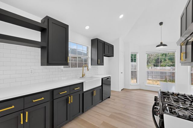 5203 Alta Vista Lane, Arlington, TX 76017