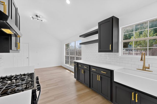 5203 Alta Vista Lane, Arlington, TX 76017