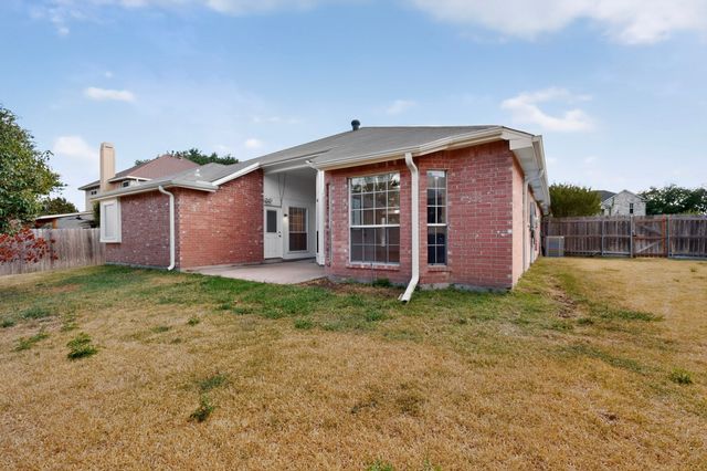 5203 Alta Vista Lane, Arlington, TX 76017