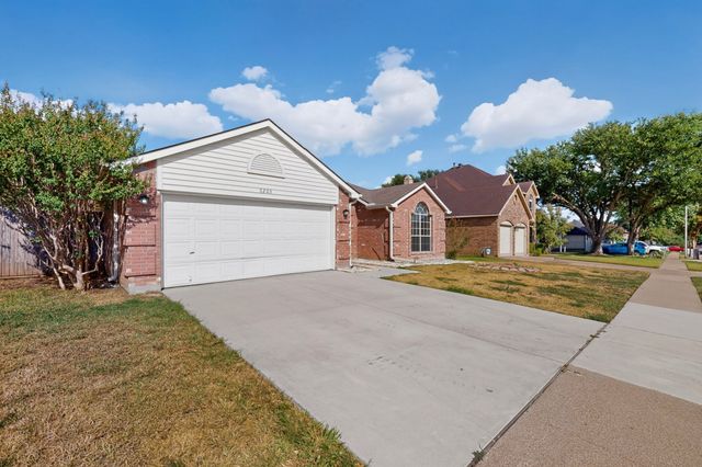 5203 Alta Vista Lane, Arlington, TX 76017