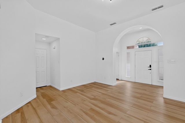 5203 Alta Vista Lane, Arlington, TX 76017
