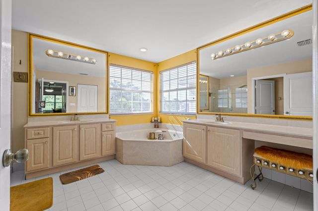 5033 Solar Point Drive, Greenacres, FL 33463