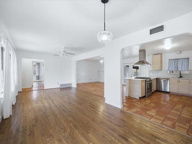 514 W Ridgewood Drive, Garland, TX 75041