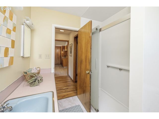 5805 Ne 38th Ave, Portland, OR 97211