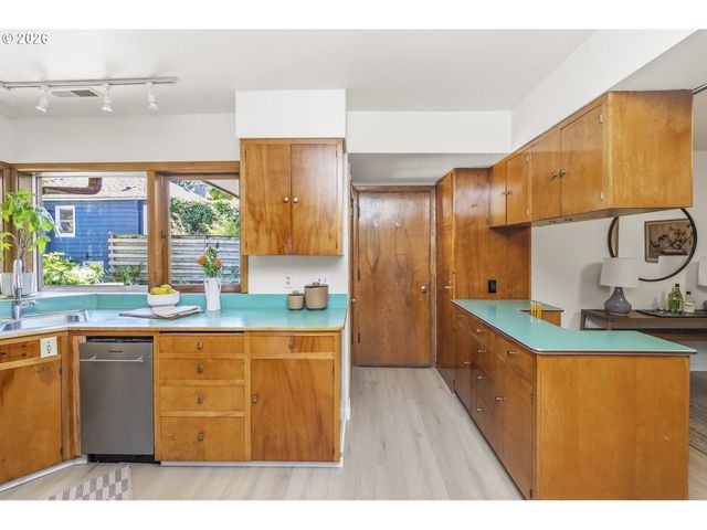 5805 Ne 38th Ave, Portland, OR 97211