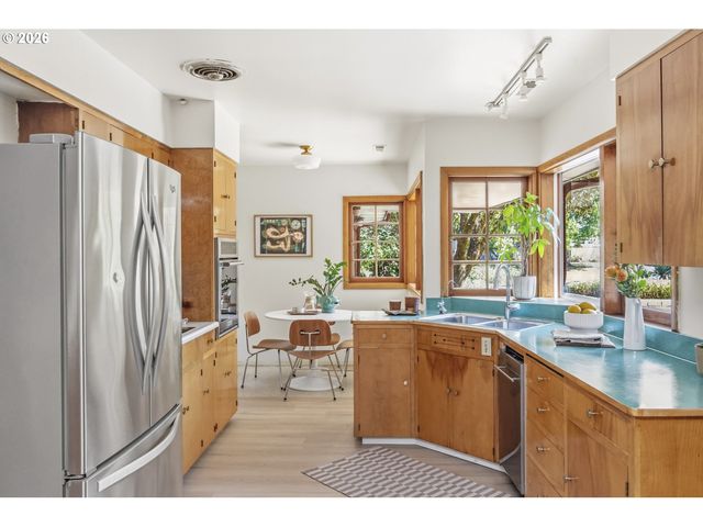 5805 Ne 38th Ave, Portland, OR 97211