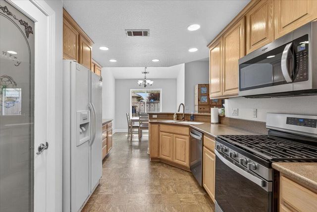 1691 Nunnwood Lane, Grants Pass, OR 97527