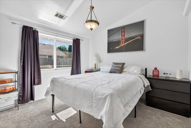 1691 Nunnwood Lane, Grants Pass, OR 97527