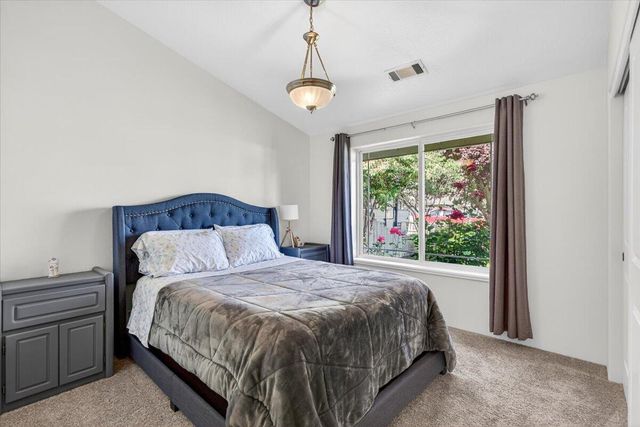 1691 Nunnwood Lane, Grants Pass, OR 97527