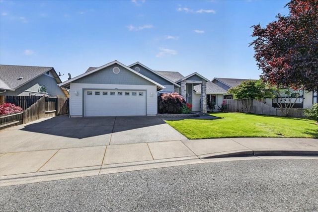 1691 Nunnwood Lane, Grants Pass, OR 97527