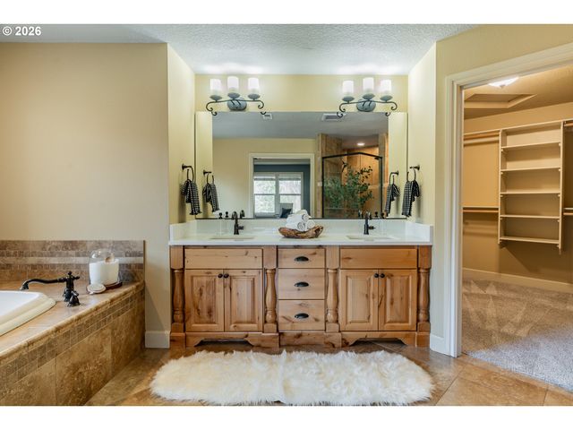 908 Ne 224TH Cir, Ridgefield, WA 98642