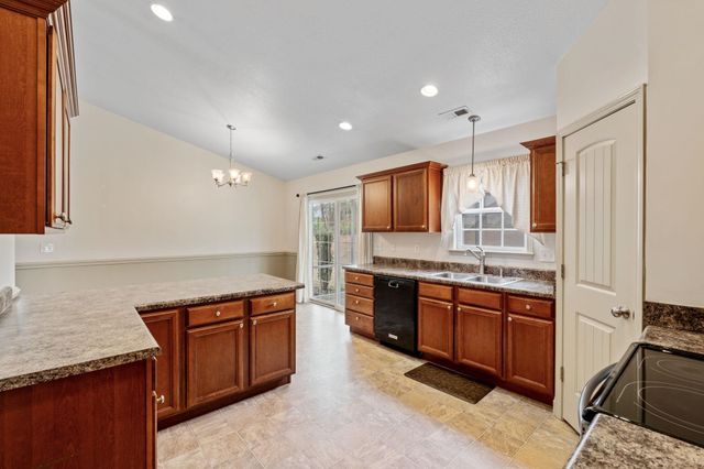 863 Vandenburg Drive, Boiling Springs, SC 29316