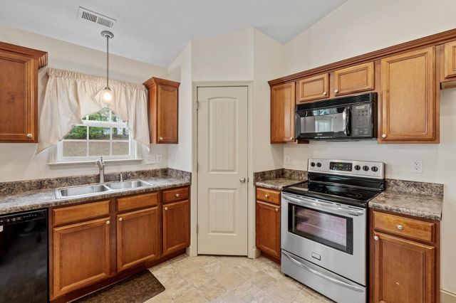 863 Vandenburg Drive, Boiling Springs, SC 29316