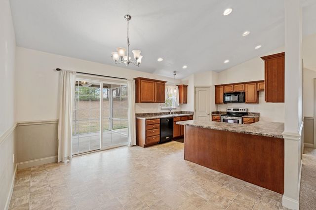 863 Vandenburg Drive, Boiling Springs, SC 29316