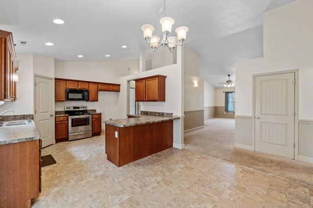 863 Vandenburg Drive, Boiling Springs, SC 29316