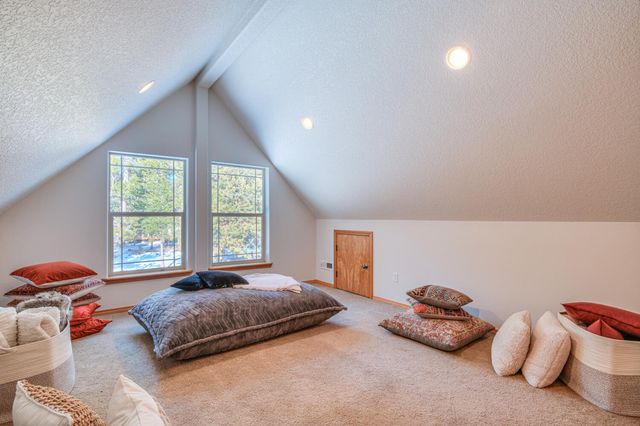 17879 Kodiak Lane, Bend, OR 97707