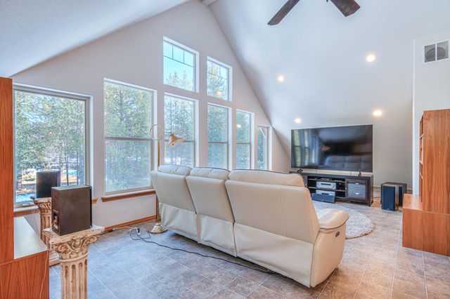 17879 Kodiak Lane, Bend, OR 97707