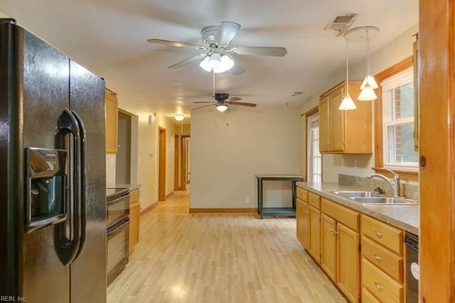 128 Mann DR, Chesapeake, VA 23322