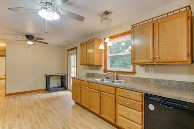 128 Mann DR, Chesapeake, VA 23322
