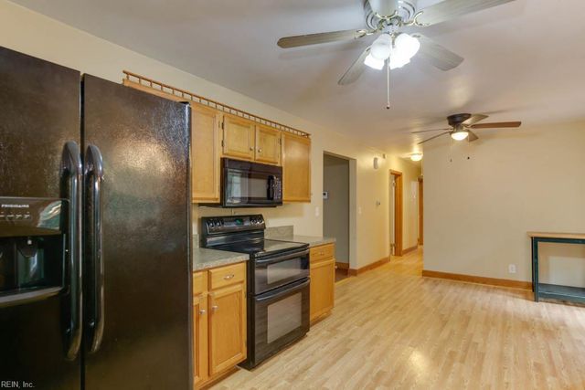 128 Mann DR, Chesapeake, VA 23322