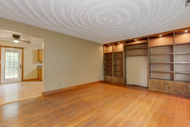 128 Mann DR, Chesapeake, VA 23322