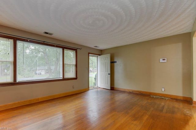 128 Mann DR, Chesapeake, VA 23322