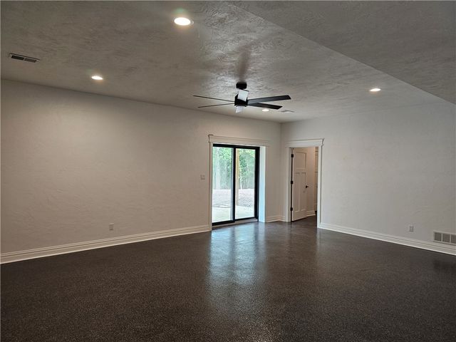 816 S tenth St, New Stanton, PA 15697