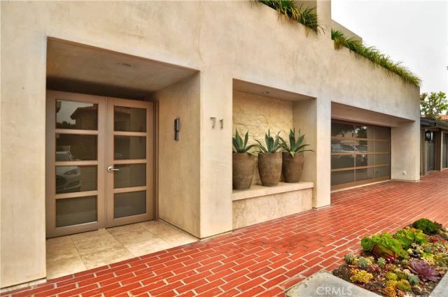 71 Linda Isle, Newport Beach, CA 92660
