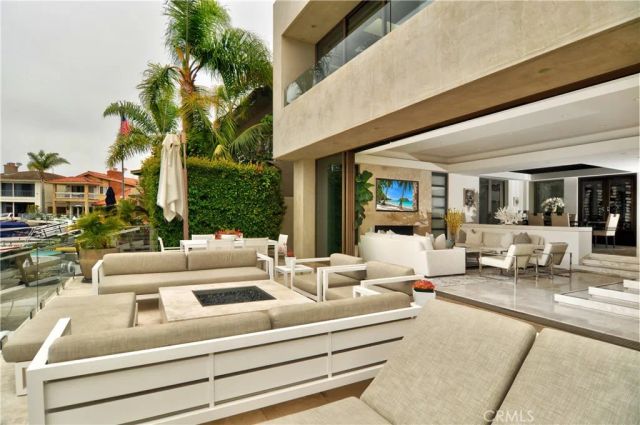 71 Linda Isle, Newport Beach, CA 92660