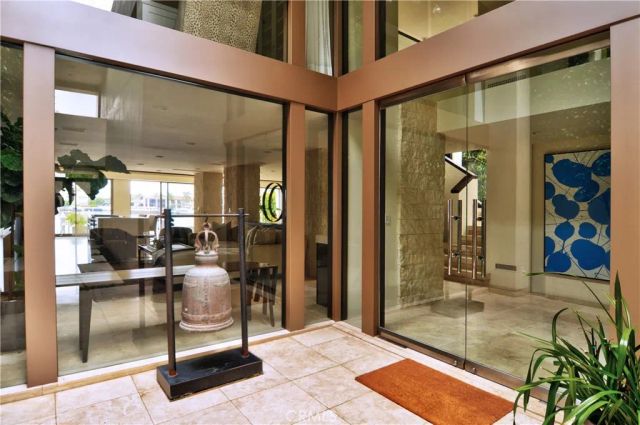 71 Linda Isle, Newport Beach, CA 92660