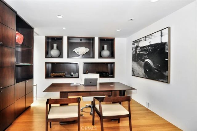 71 Linda Isle, Newport Beach, CA 92660